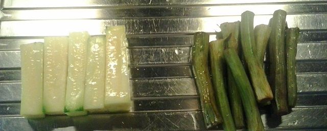 Gnocchi "morbidi" alle zucchine e ai carciofi con asparagi e gamberoni