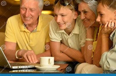 Quand les enfants apprennent les écrans à leurs grands-parents