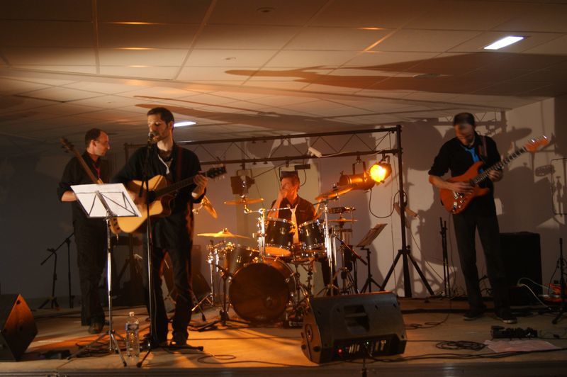 Concert dans la salle de repli Victor Hugo à Avrillé, dans le cadre du Festival Transats