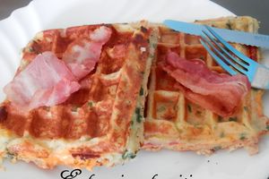 Gaufres de pommes de terre fourrées fromage-bacon