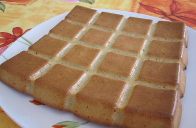 Carrés de gâteau aux pommes