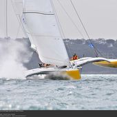 Sur la Route du Rhum, un trimaran aux couleurs des Architectes de l'urgence - Le blog de habitat-durable