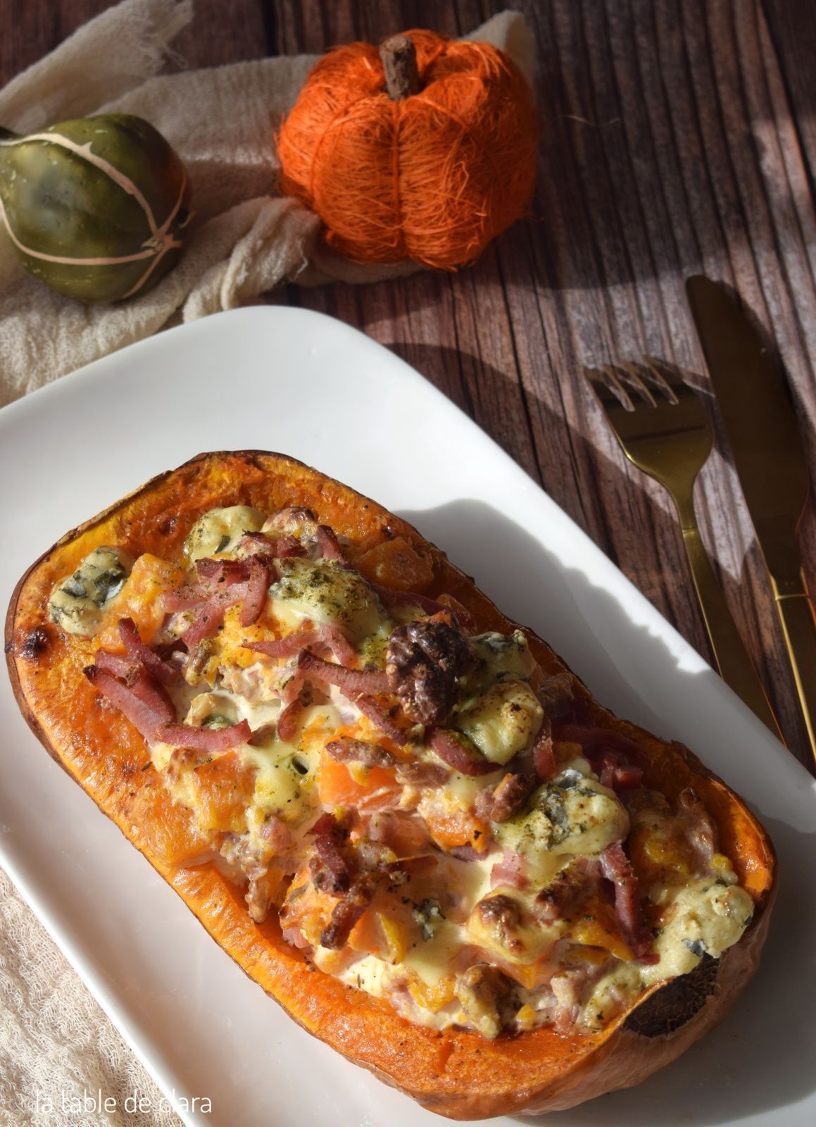 Butternut farcie fourme d'Ambert, lardons bacon noix