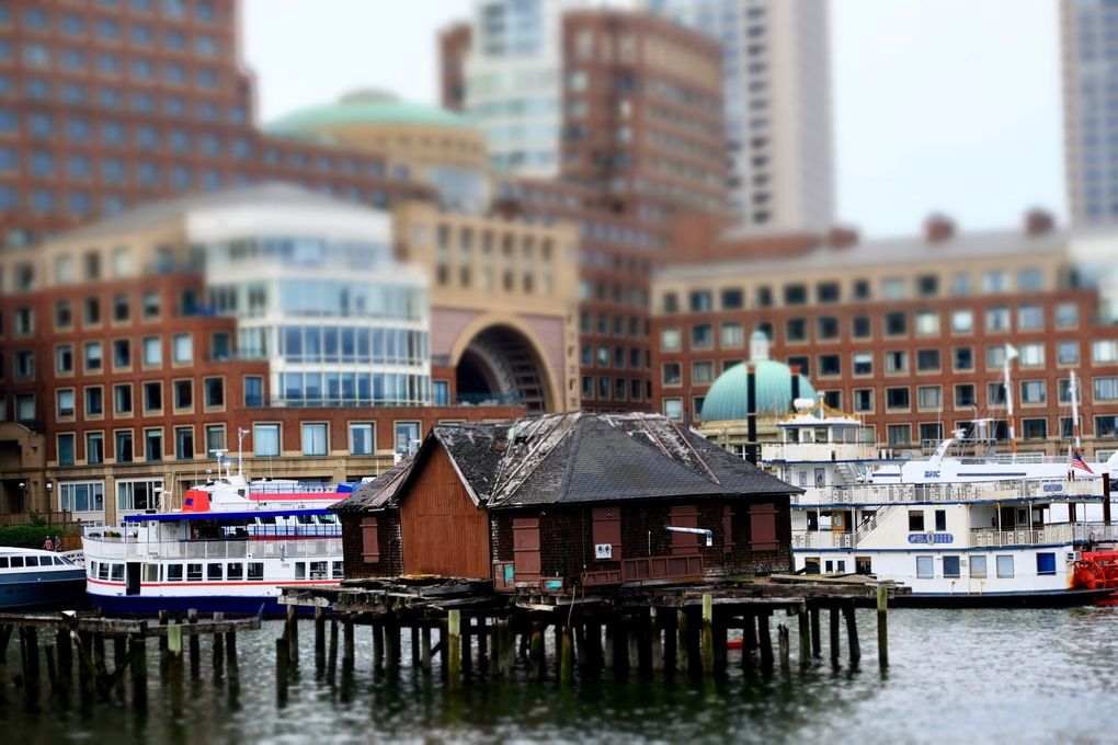 Haymarket, un marché en plein centre ville, présent 2 jours par semaine, the Rose Kennedy Greenway et sa nouvelle fresque, un aigle royal offert par la reine Elisabeth 2 et le musée du Boston Tea Party.
