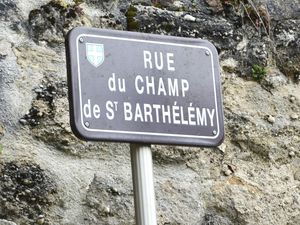 Le tracé des anciennes murailles de Figeac