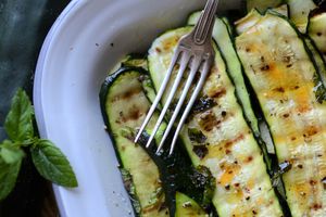 Courgettes grillées huile d'olive et menthe #végétarien