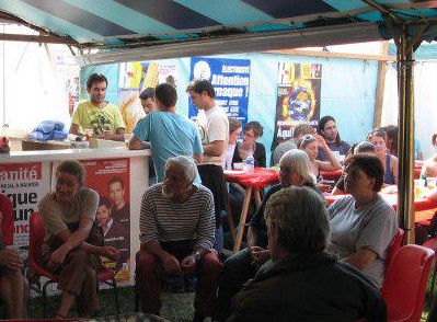 stand de l'Ile St Denis et grande scène 