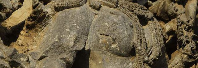 INDE - HOYSALA - KARNATAKA - HALEBID - TEMPLE DE HOYSALESHVARA - PREMIERE PARTIE - INTERIEUR - 1/3 