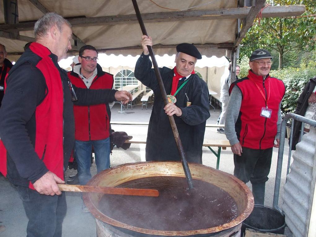 Les Fins Goustiers à la 37e fête du pommé à Bazouges-la-Pérouse en 2015.