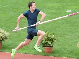 Un très très grand champion Français Renaud Lavillenie qui en detrone un autre,l'Ukrainien Serguei Bubka.