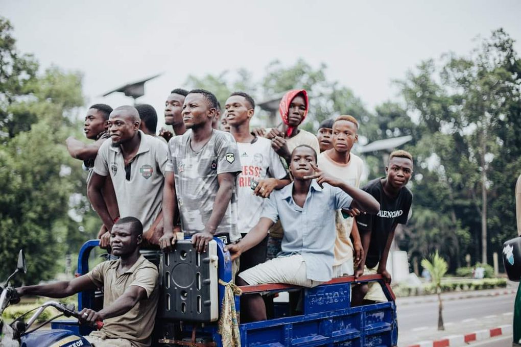  Fally Ipupa | • Le caravane de Fally Ipupa organisée ce vendredi à Brazzaville, en prélude de son spectacle historique ce samedi au stade Alphonse Massamba Débat.