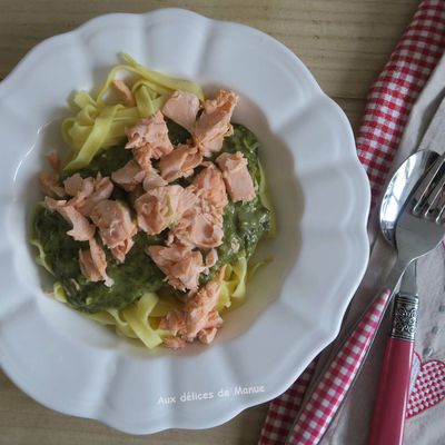 Tagliatelles à l'oseille et au saumon 