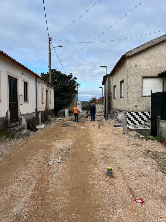 Travaux de réfection de rue avec les fonds européens affichés, le résultat final est très joli.