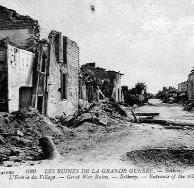 Mardi 11 mai 1915,  le réveil est donné pour toute la ville, par des détonations épovantables