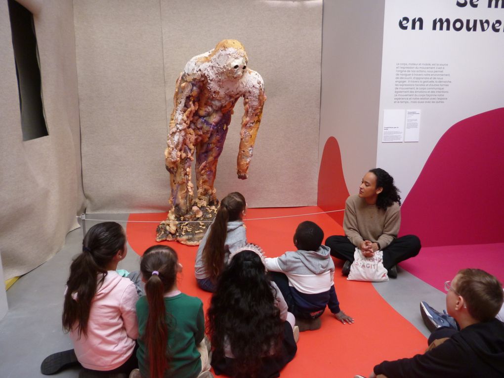 LES UPE2A VISITENT L'EXPOSITION &quot;FAISONS CORPS&quot;