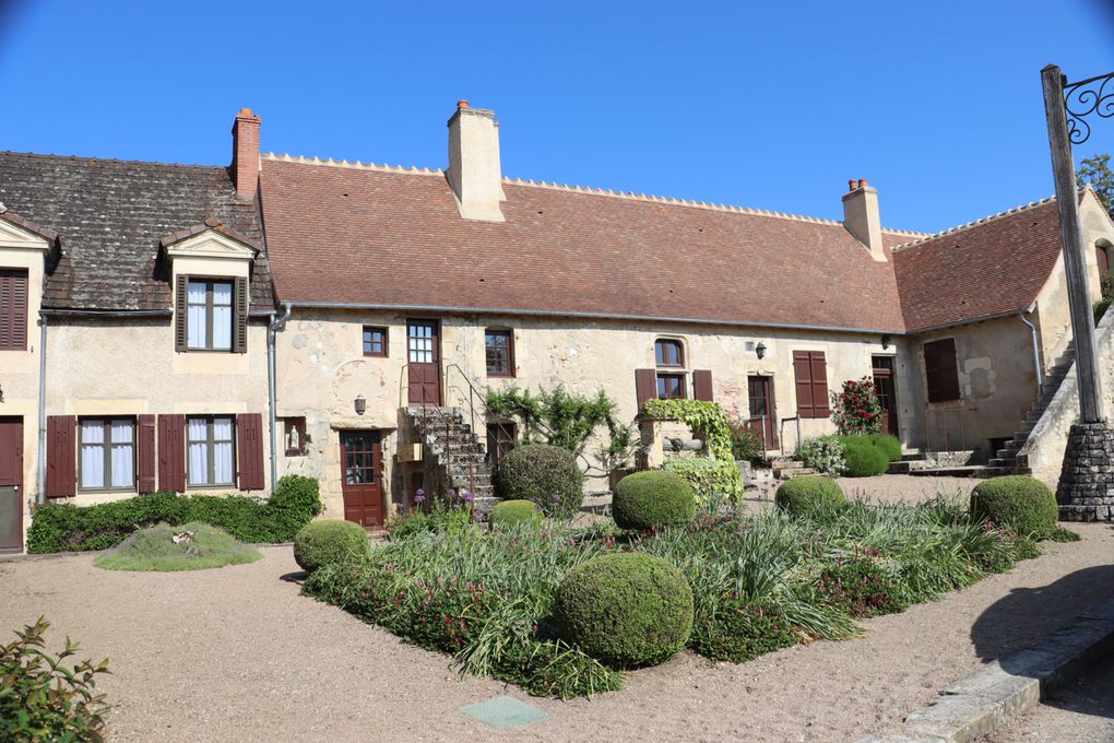 Apremont sur Allier, plus beau village de France 1. le village