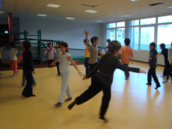 "Droit comme un I, fier comme ...." : les créations individuelles au sein du groupe.