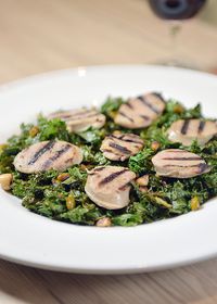 Salade tiède de chou kale au boudin blanc grillé... retour sur un atelier Charcuterie