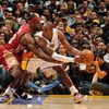 James' 41 tops Kobe's 33, Lakers