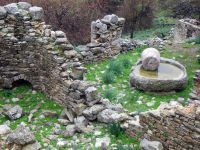 Tilos et l'ancien village abandonné de Mikro Horio, encore plus fantomatique sous la pluie ! Le port était pas mal aussi dans le genre...