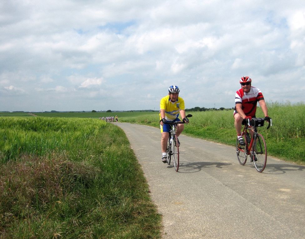 quelques photos des 14 cyclos qui participaient à ce challenge le 8 ami 2011