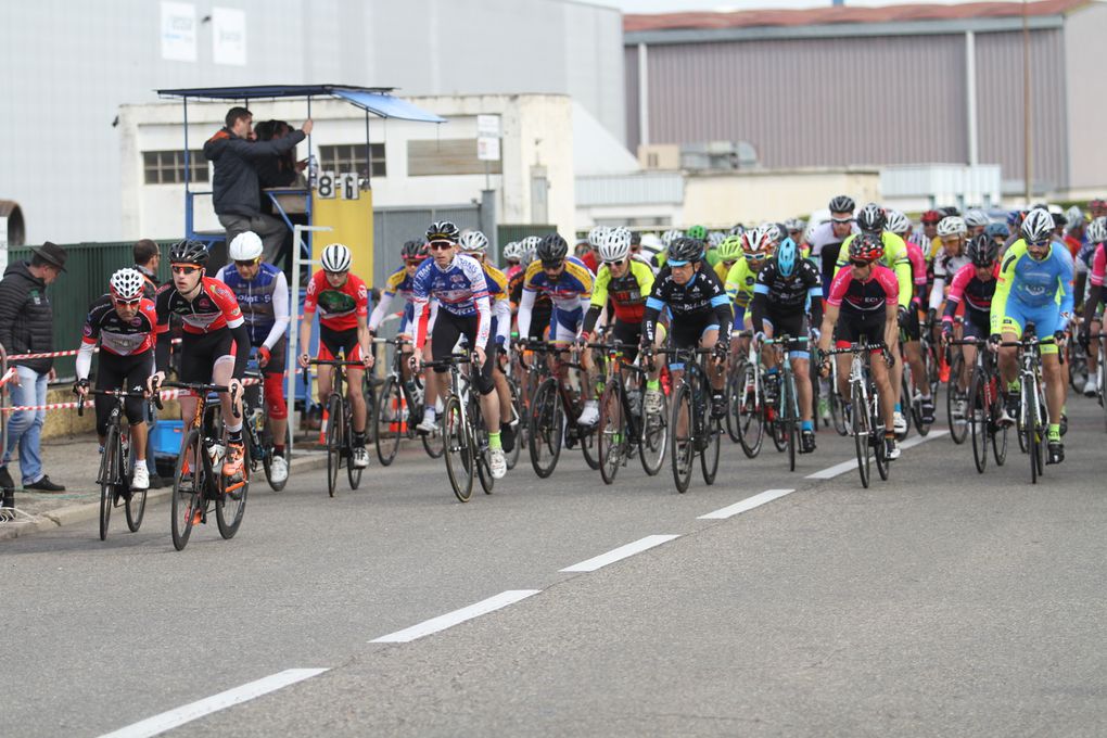 Trois cent sept coureurs ont participé au GPO de l'Amicale Cycliste du Moulin à Vent