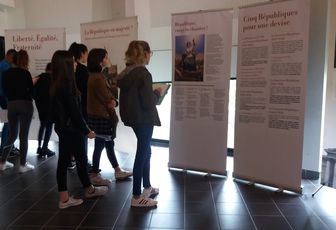 "Twitte ta devise" Classe 403 - Collège Henri Boudon - Bollène