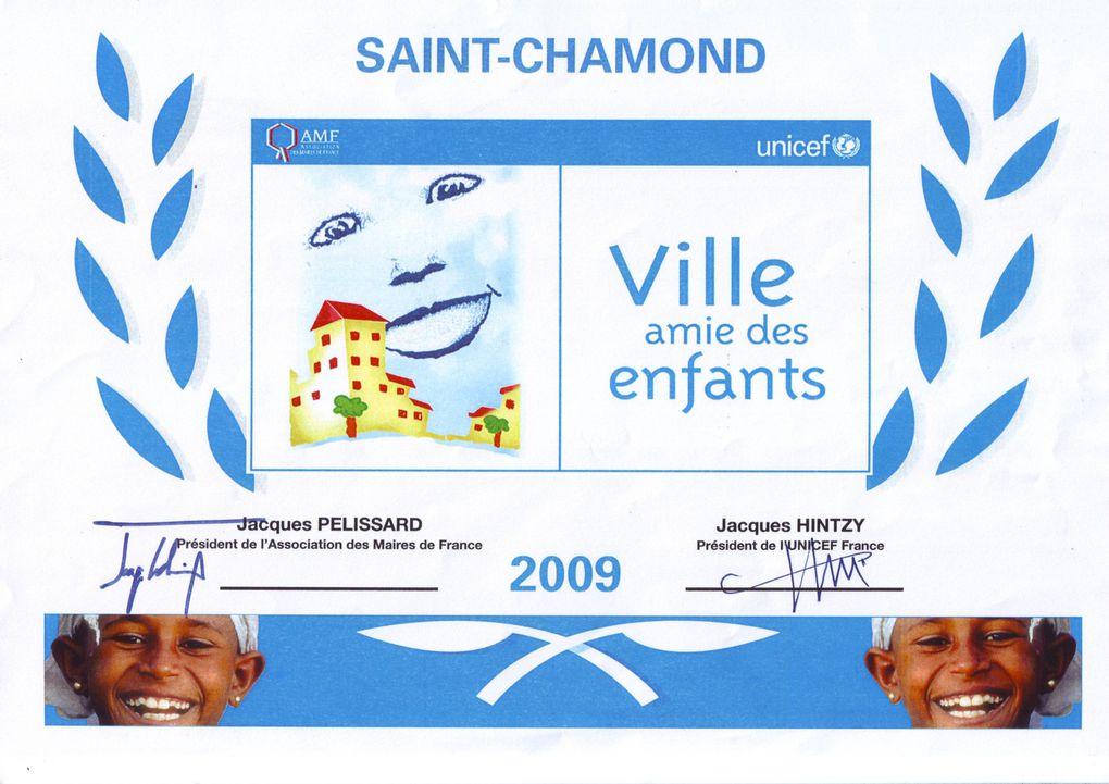 Fin d'année scolaire, nouveau rendez vous avec les élus dont Monsieur le Mairie et l'événement c'est le label qui fait de Saint-Chamond une Ville Amie des Enfants par l'UNICEF