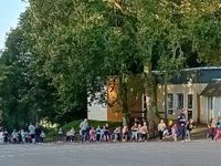 Les élèves de toutes les classes de Cycle 2 ont participé à un CROSS dans l'école.