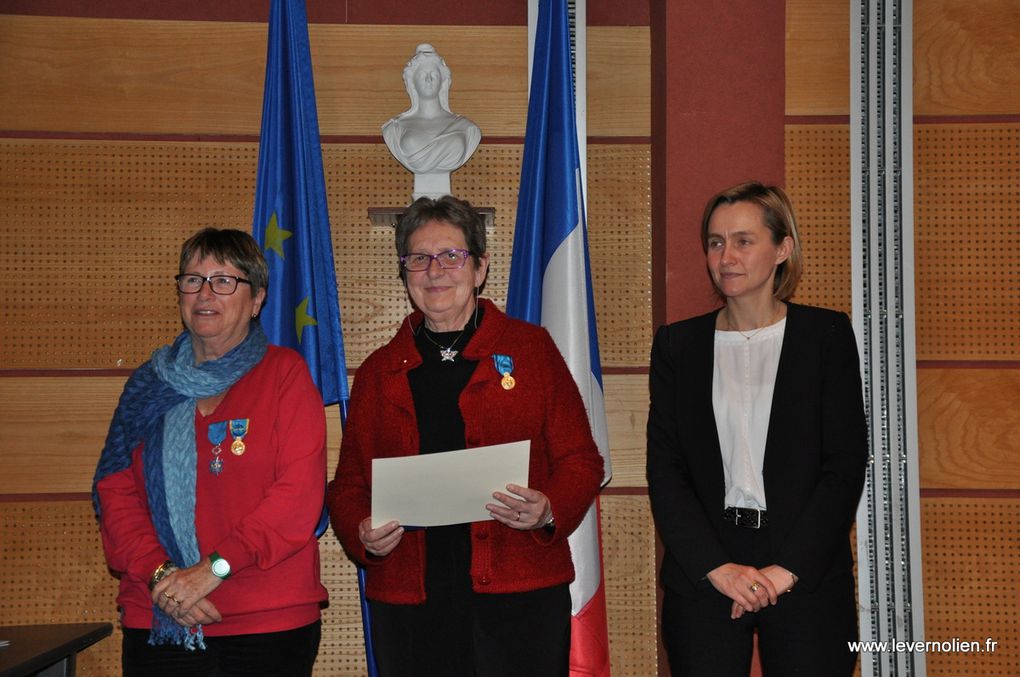 Remise des médailles de la Jeunesse, des sports et de l'engagement associatif à la Préfecture d'Evreux