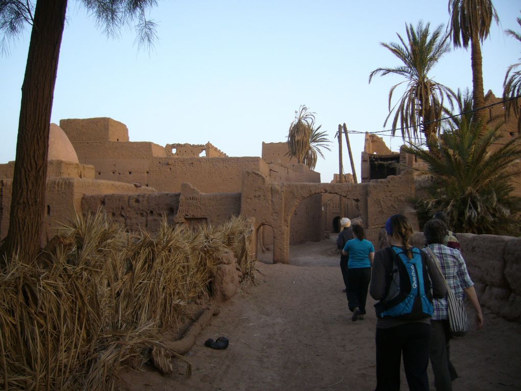 Trekking dans la vallée du Drâa au sud du Maroc. 