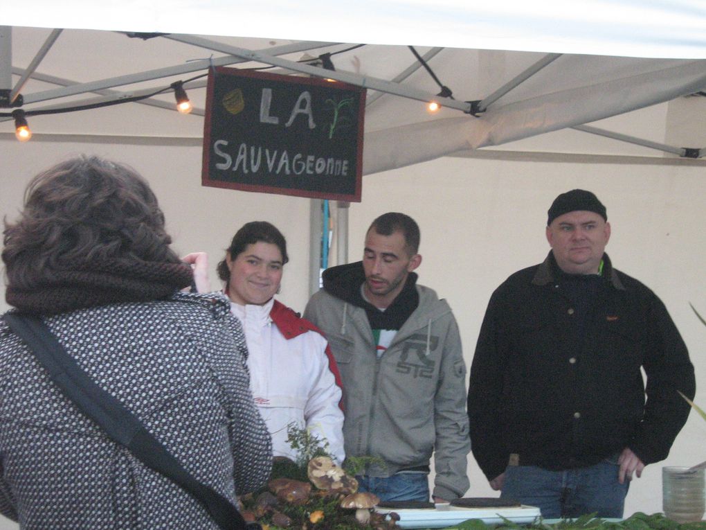 Sous l'impulsion du CPS Formation de Carentan et de l'accompagnement de l'association AVRIL (Coutances) nous avons eu le plaisir de rencontrer des citoyens de Carentan et de quelques villages. Nous avons eu un réel soutien et nous les remercions cha