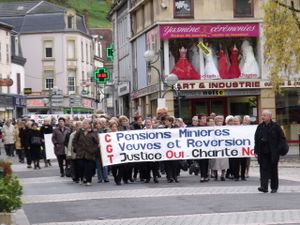 Manifestation des veuves et retraités des mines en 2010 à Hayange