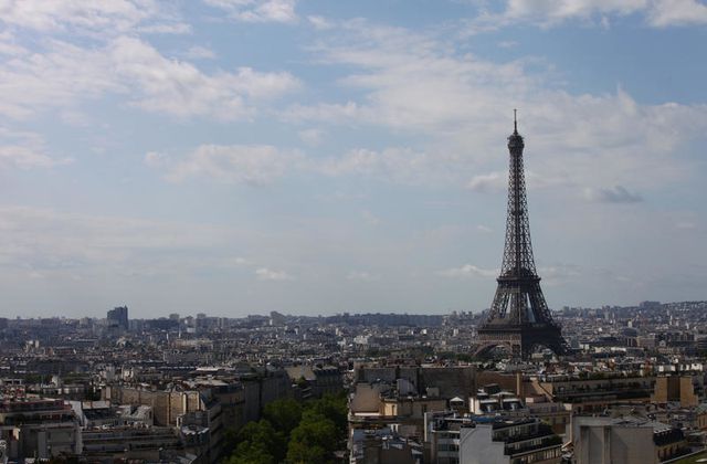 Les scénarios et castings de Mystère à la Tour Eiffel et Mystère à l'Opéra Garnier.