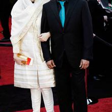 Tapis rouge pour AR Rahman & son épouse Saira Banu (Oscars 2011)