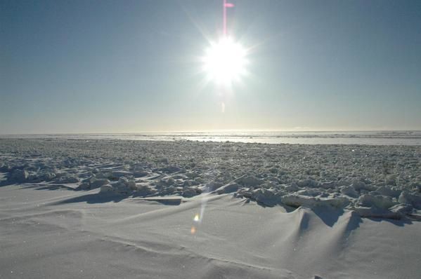 En F&eacute;vrier 2007, 3 petits lutins se sont envol&eacute;s pour aller rejoindre le P&egrave;re No&euml;l dans son village magique, au P&ocirc;le Nord...