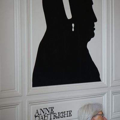 On a retrouvé Anne d'Autriche.