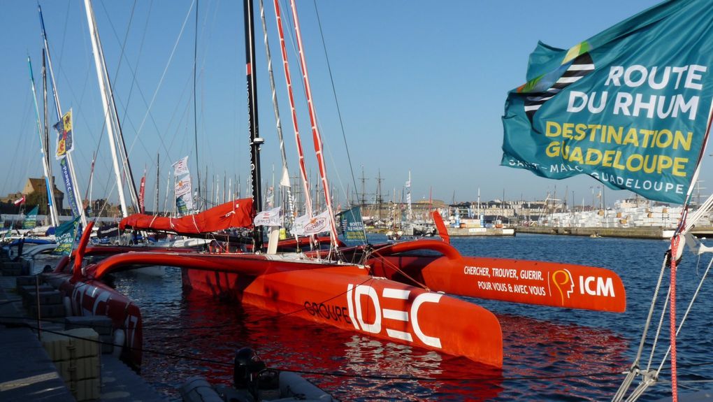 La Bourgogne et ses caves.
Dominique au Clio.
Route du Rhum 2014.