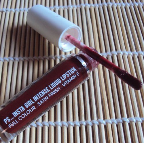 Sur mes lèvres : Obsession Insta Girl Intense liquid lipstick de P.S. (Primark)