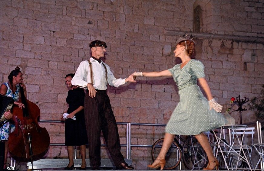 PARIS LE SPECTACLE A TOURRETTES SUR LOUP