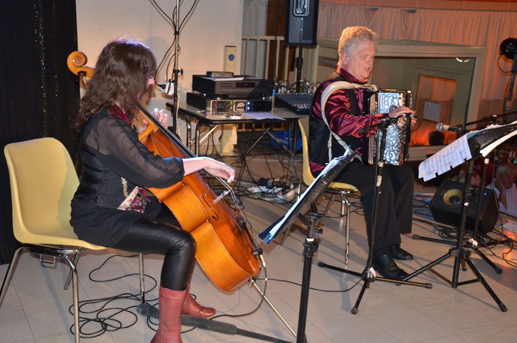 Très belle ambiance lors de la soirée Russe organisée par "Musica Danse" Ecole Scherzo de Trouy, avec l'ensemble Yulishka (Bourges) et les Ballets du Prince Igor (Paris) 