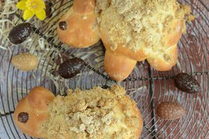 Agneaux de Pâques briochés et oeufs en chocolat Jours Heureux