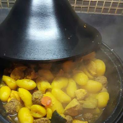 Tajine poulet/boulette de viande hachée 