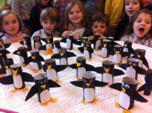 Réalisation de pingouins en carton en classe de Moyenne Section