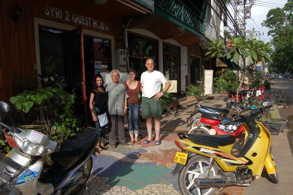 <p>Le Laos en long, en large... Non en fait j'exagere. Je ne vous propose que des images de la paisible capitale Vientiane et de ce petit bijou qu'est Luang Prabang et sa province. On ne peux pas tout faire !</p>
<p>Bon Voyage</p>