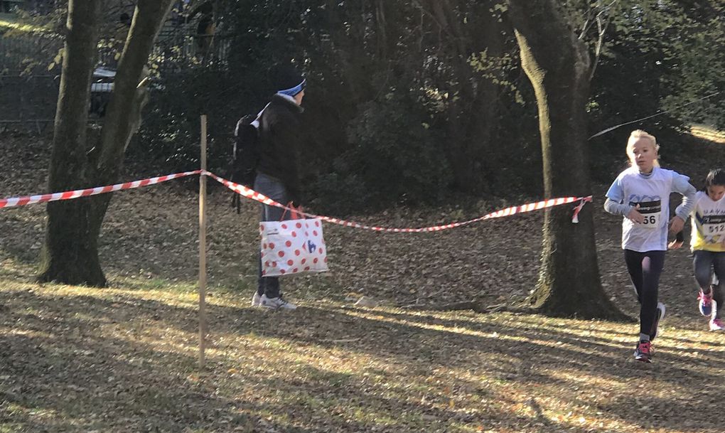 Cross de la Casamance à Aubagne, course poussines