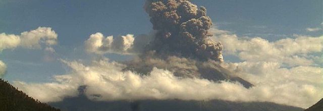 Equateur - explosions et coulées pyroclatiques au Tungurahua.