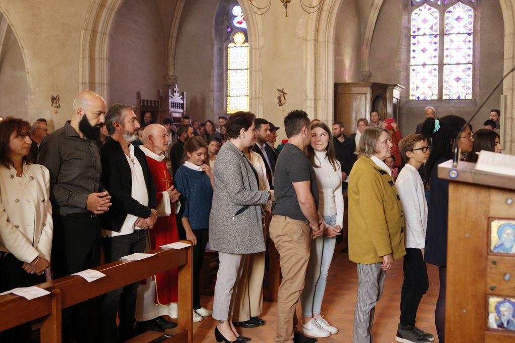 Confirmation à Villars les Dombes - La messe et le sacrement des confirmands.