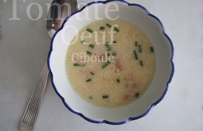 Soupe de tomates et fleurs d'oeuf