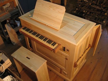 Un orgue neuf en construction par Alfred Poeschl